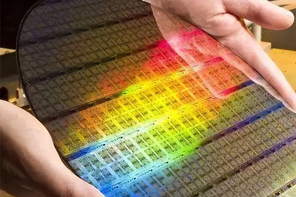 半導(dǎo)體知識(shí)分享——用多種方法改善，使浸潤(rùn)式光刻機(jī)曝光臺(tái)邊緣缺陷，檢測(cè)后分析